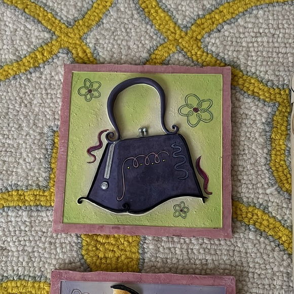 Fashion-Themed Memo Board with Accessories - Picture 2 of 11